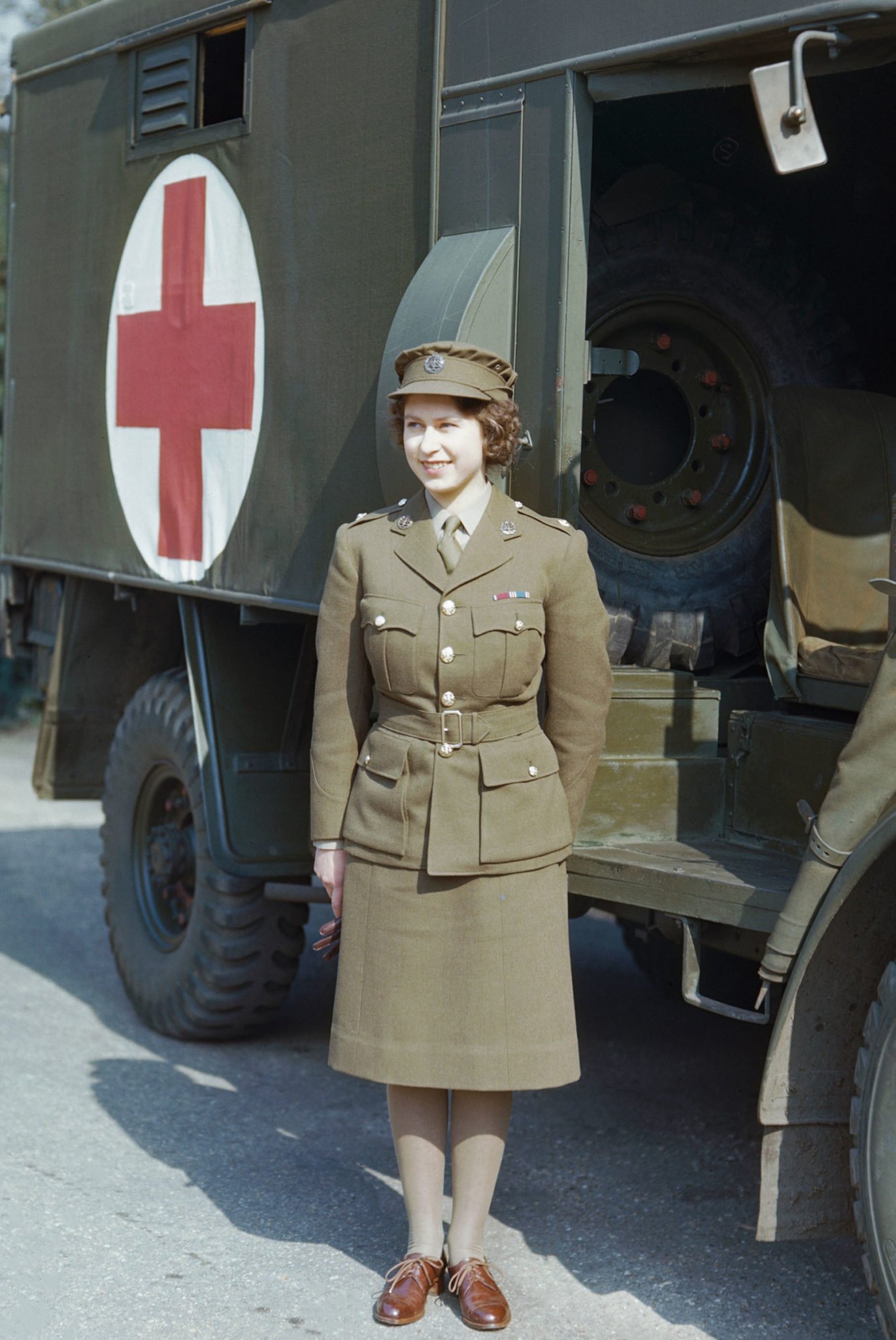 Hrh_Princess_Elizabeth_in_the_Auxiliary_Territorial_Service,_April_1945_TR2832